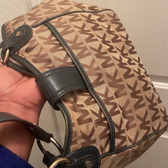 Michael Michael Kors please check all picture of condition - Picture 5 of 16